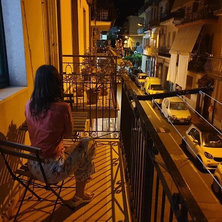 Chiara Naxos Apartment จีอาร์ดีนี นักซอส ภายนอก รูปภาพ